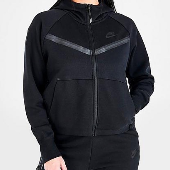 Black women’s nike tech - Picture 2 of 3